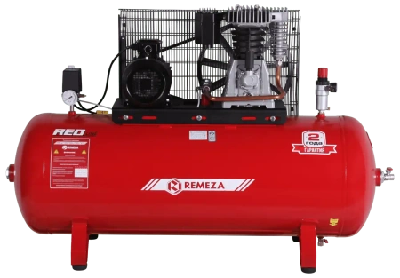 Компрессор поршневой СБ4/Ф-270.AB890 с набором пневмоинструмента KIT UNI-7B